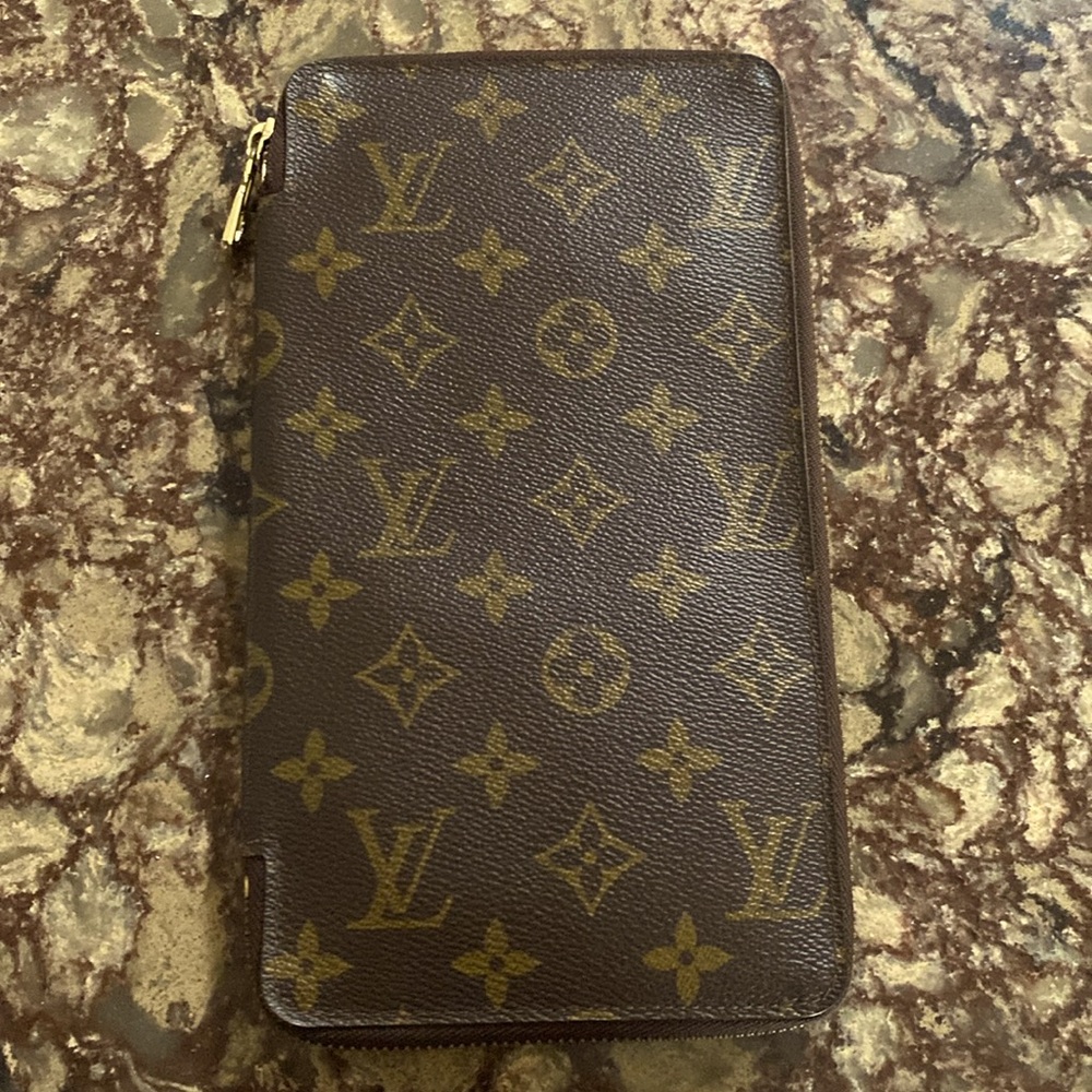 💯 Authentic LV Organizer